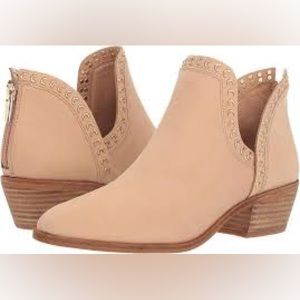 Vince Camuto size 7 ankle boots/ booties. Nude/nude pink. With gold details.